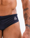 Bañador Navy de BORNEO, detalle de la tela
